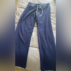 Small figs scrubs, Small bleach spot on leg/Small worn spot on pocket-Pics shown